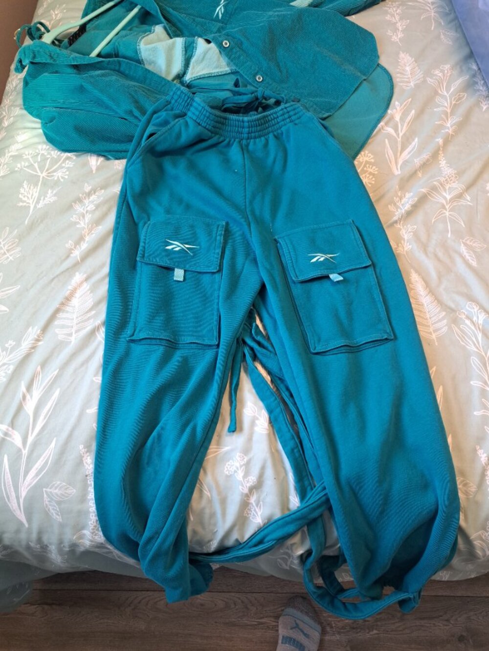 Cardi B Reebok Teal Track - Picture 2 of 7